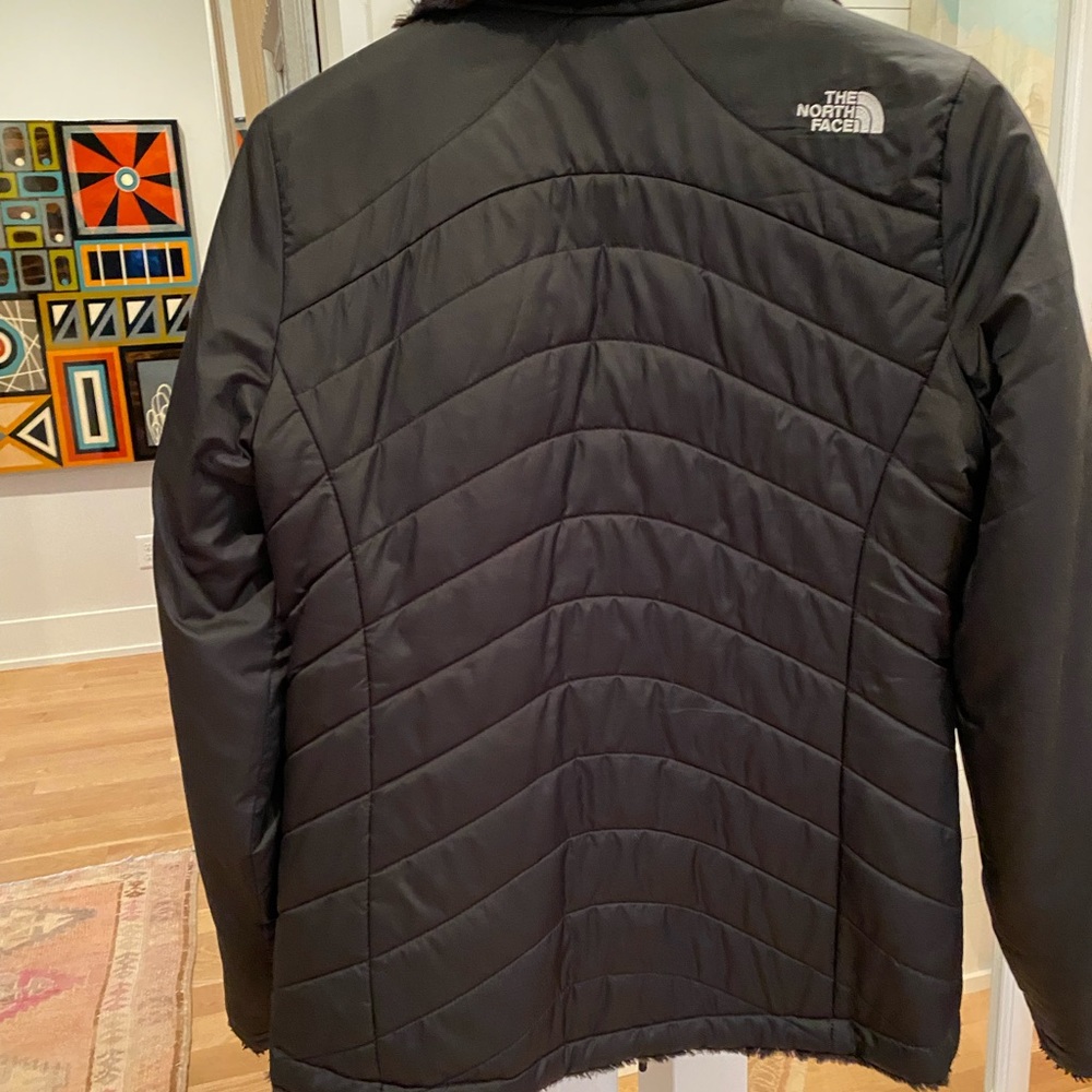 EUC North Face reversible puffer coat. Size small - Picture 4 of 5